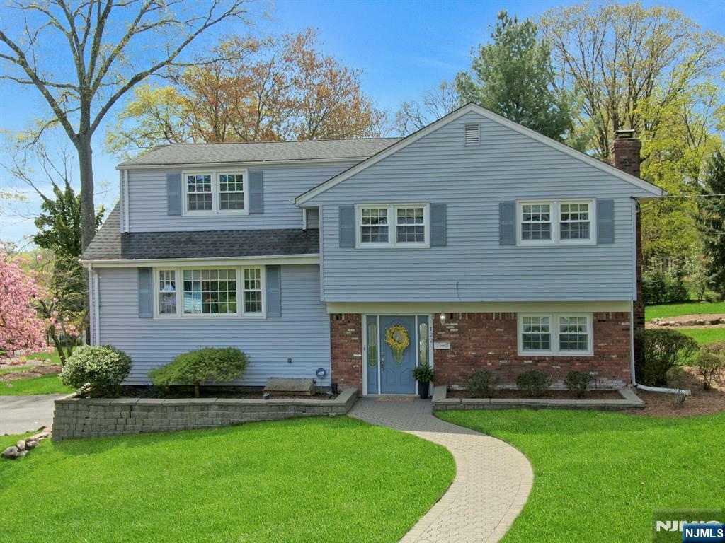 122 Royal Drive  Park Ridge NJ 07656 photo