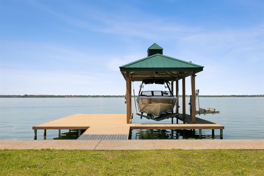 Property Photo: 711 Sunset Hill Drive TX 75087