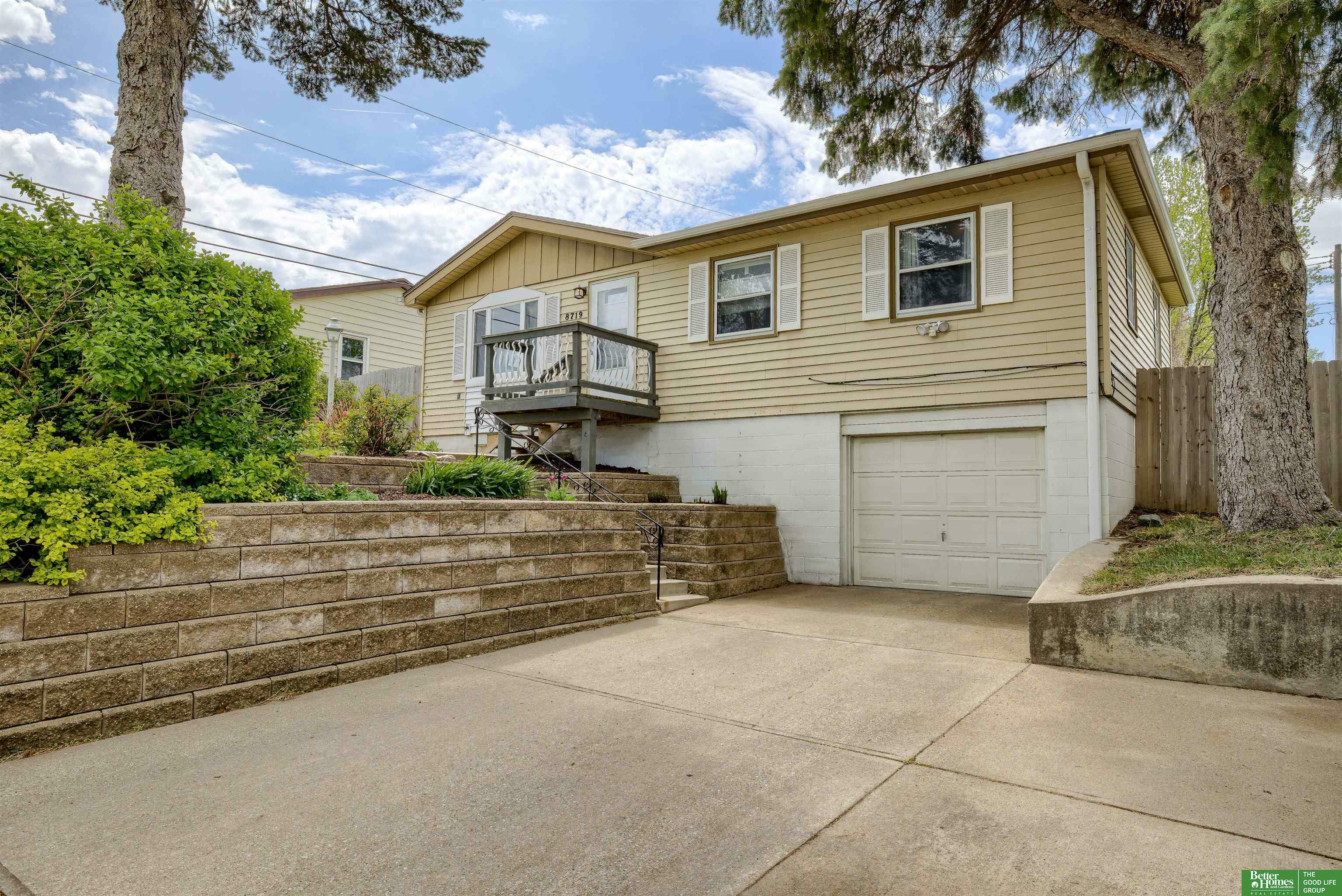 Property Photo: 8719 Valley Street NE 68124