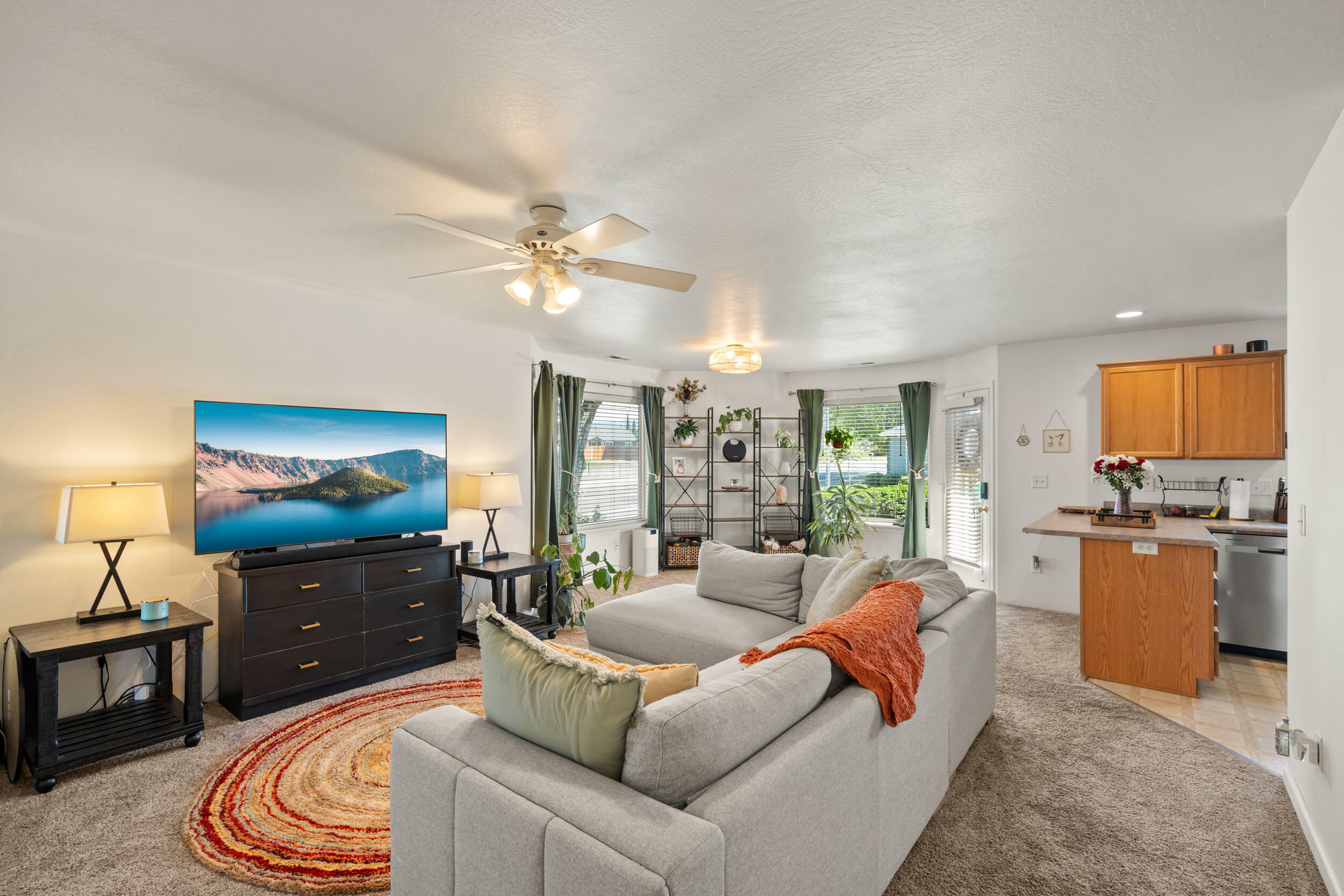 Property Photo: 3015 Merriman Road 12 OR 97501