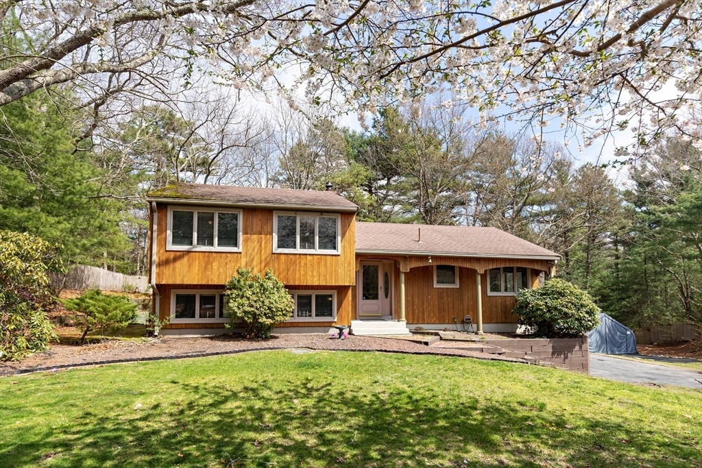Property Photo: 33 Sheridan Dr MA 02360