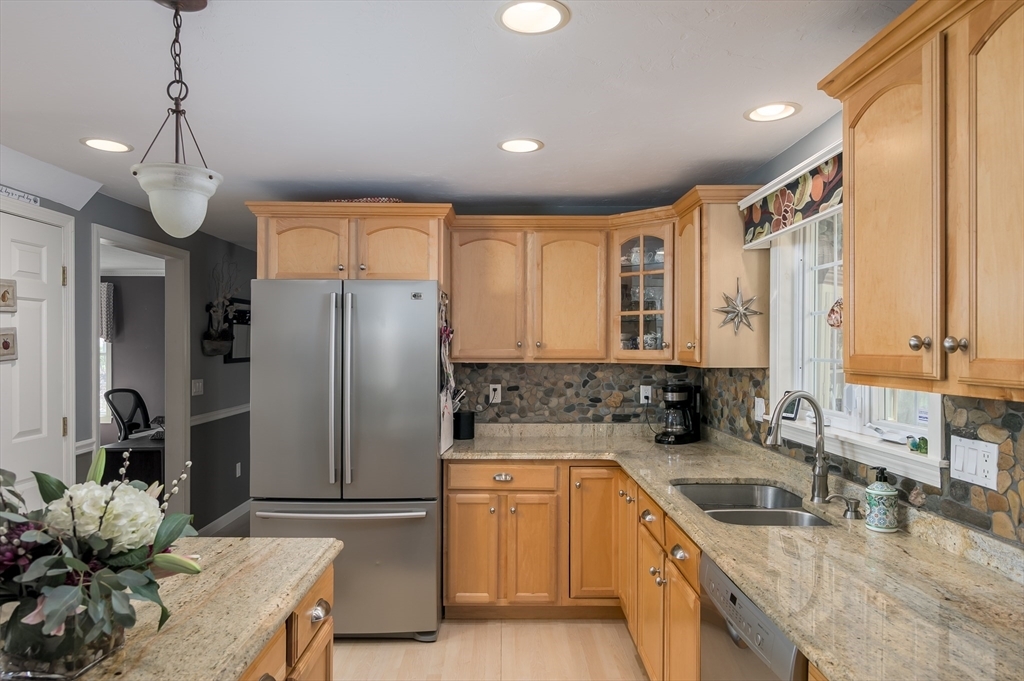 Property Photo: 7 Basswood Circle MA 01520