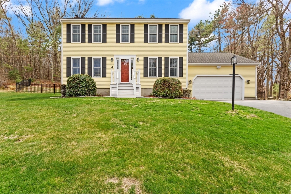 Property Photo:  4 Ledgewood Dr  MA 01886 