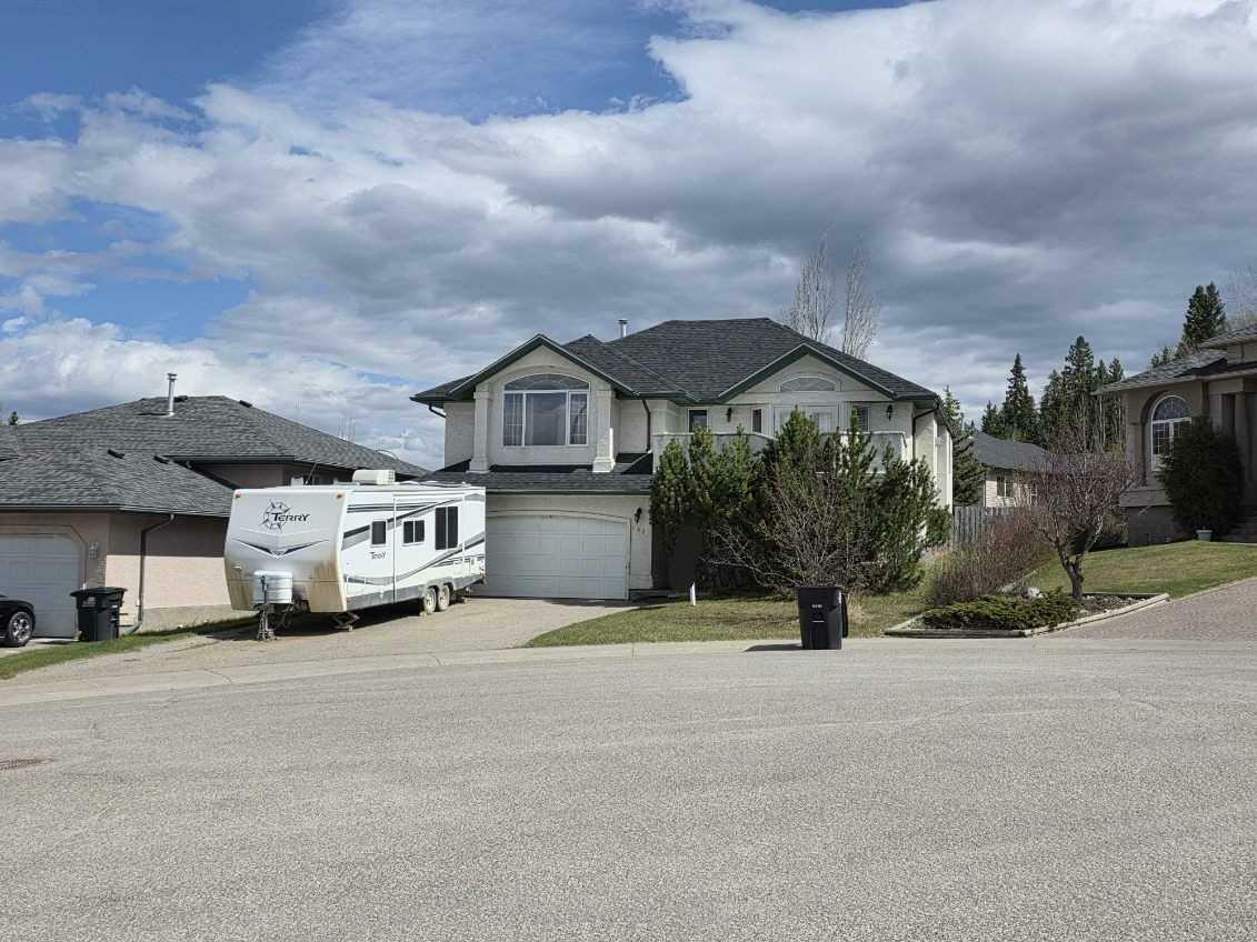 Property Photo: 105 Parker Place AB T7V 2E5