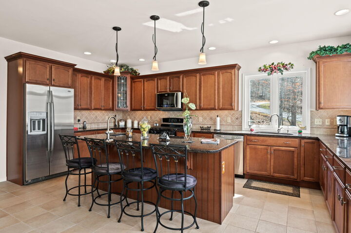 Property Photo: 8 Kickapoo Drive PA 18202