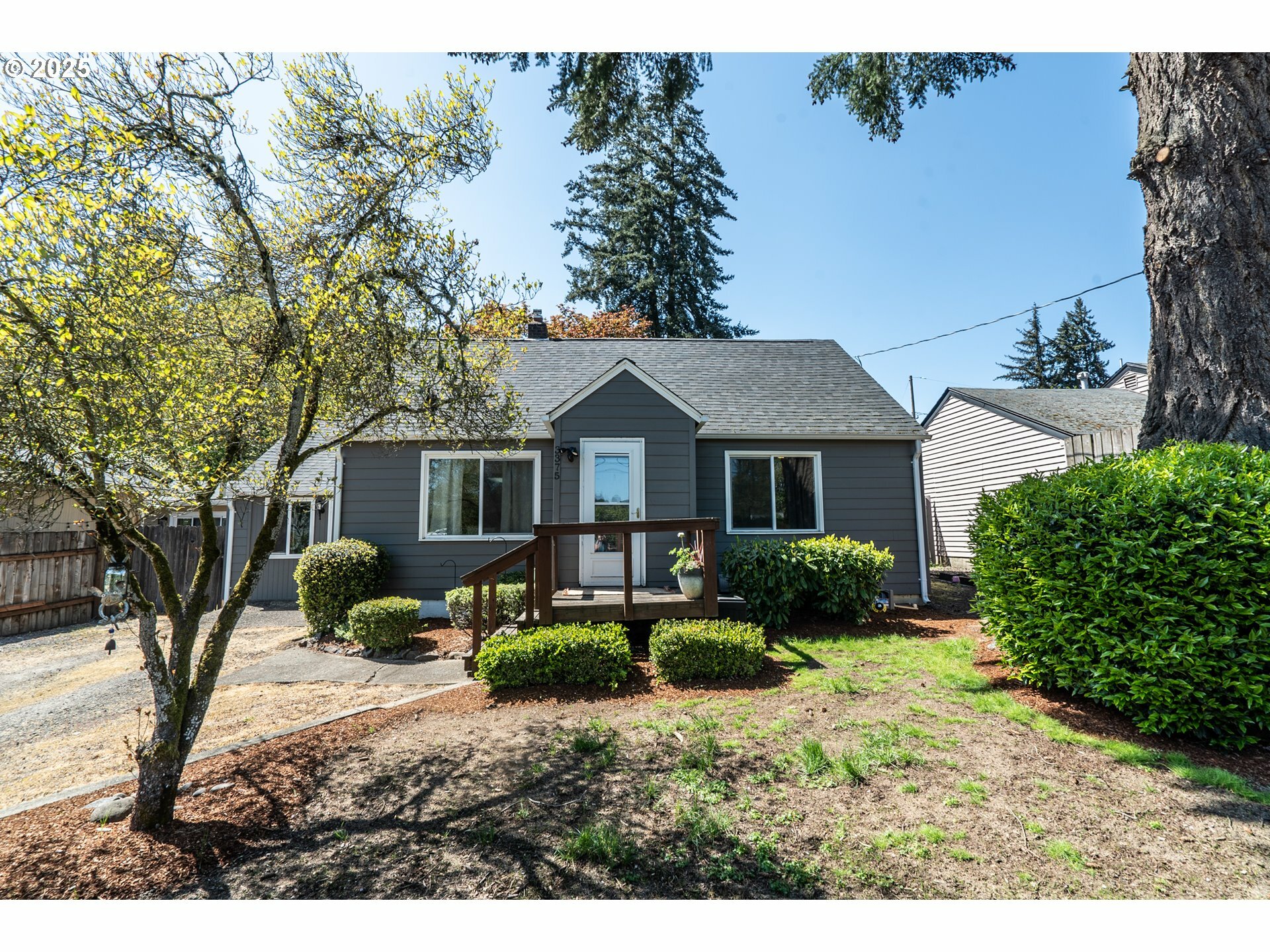 Property Photo: 3375 Neef Ave OR 97302
