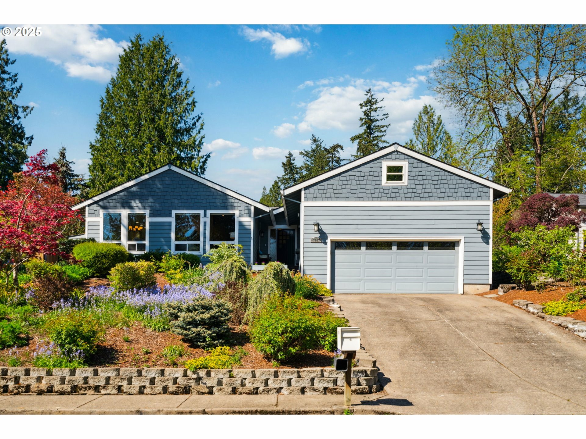 Property Photo: 7167 SW Lola Ln OR 97223