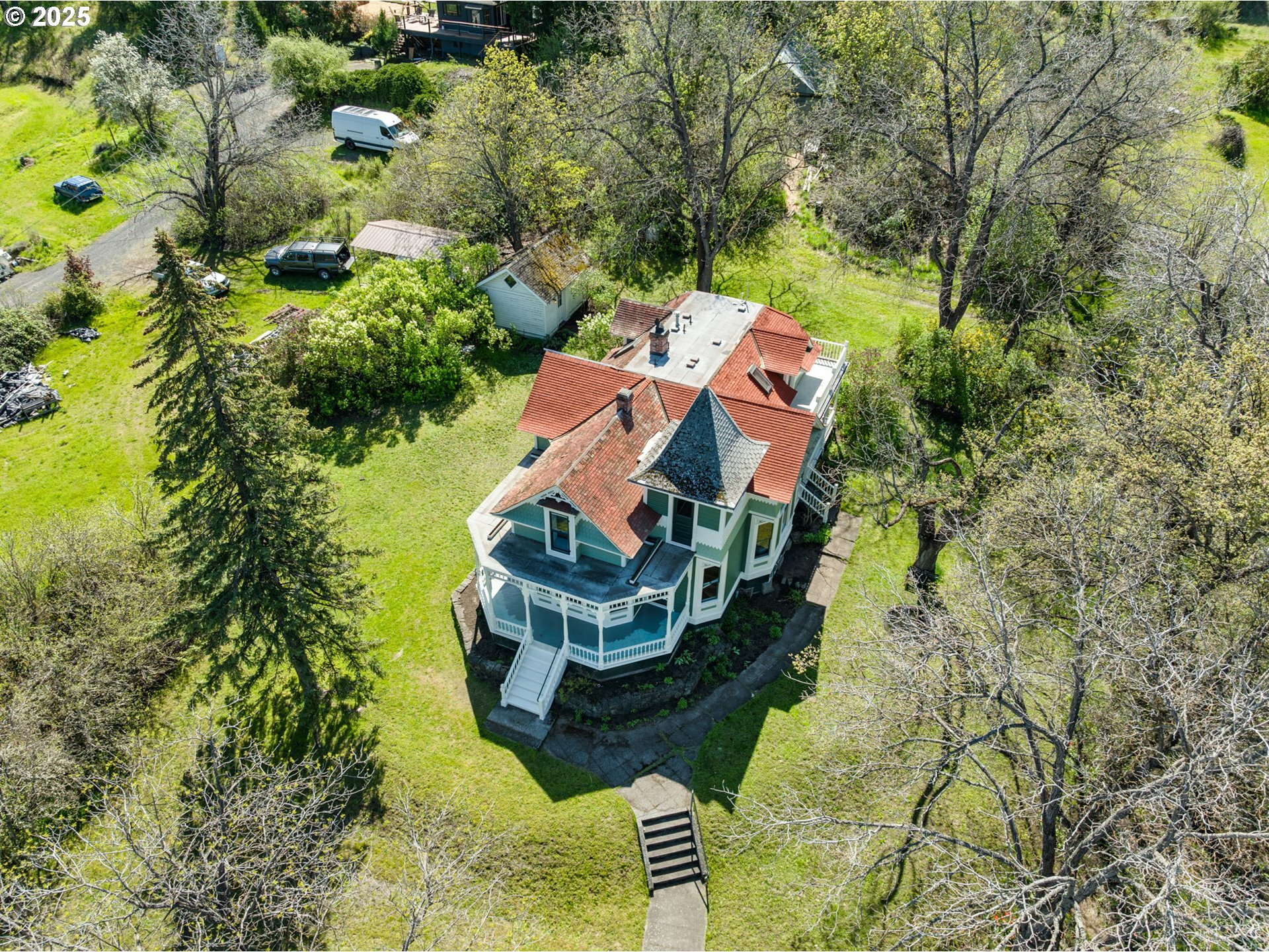 Property Photo: 704 3rd Ave OR 97040