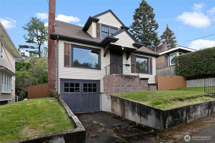 Property Photo: 1520 31st Avenue WA 98122