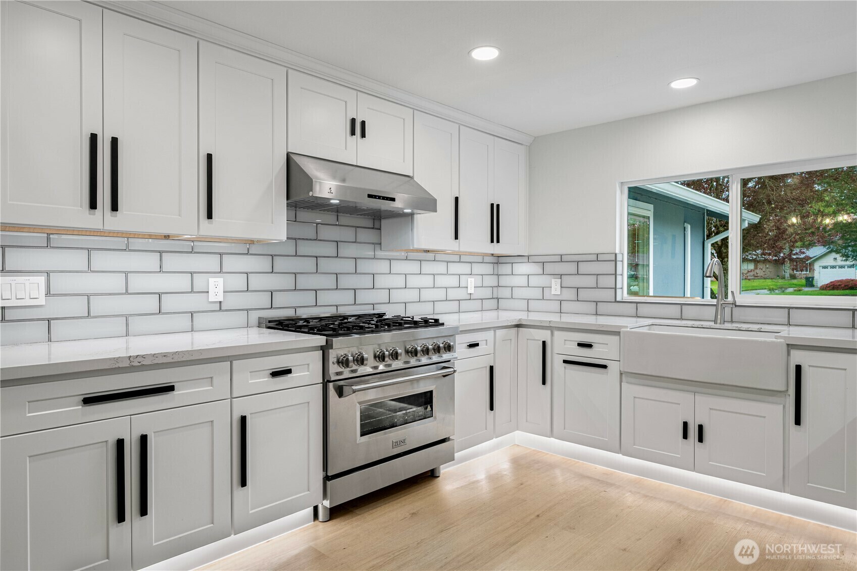 Property Photo: 12032 SE 210th Pl WA 98031