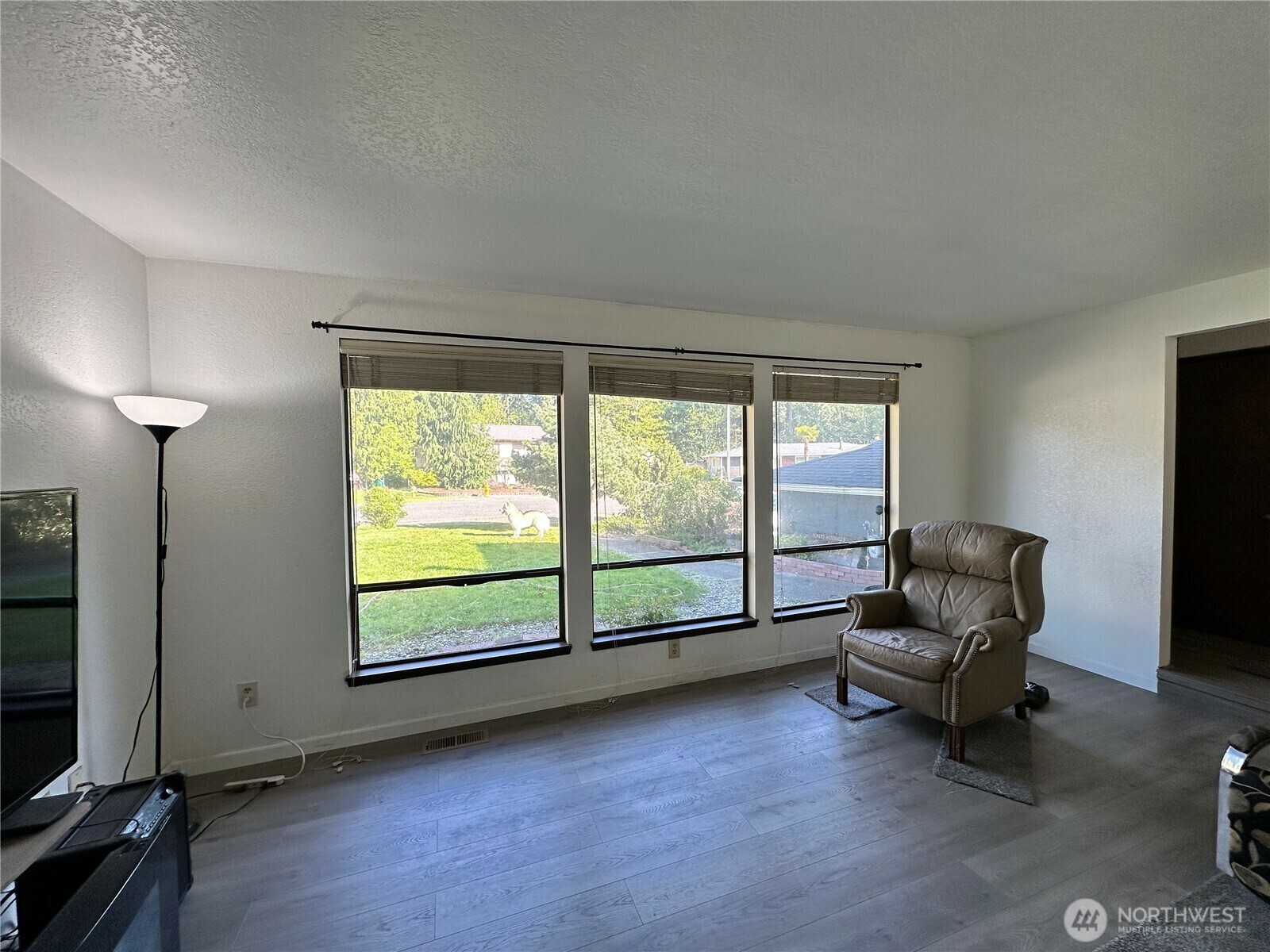 Property Photo: 13801 SE 141st Street WA 98059