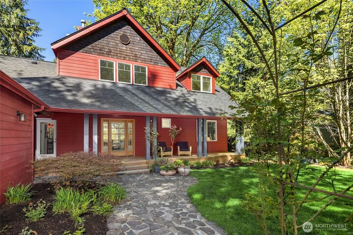 Property Photo: 8003 NE Hidden Cove Road WA 98110