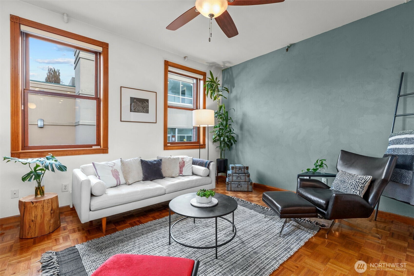 Property Photo: 1406 Harvard Avenue 8 WA 98122