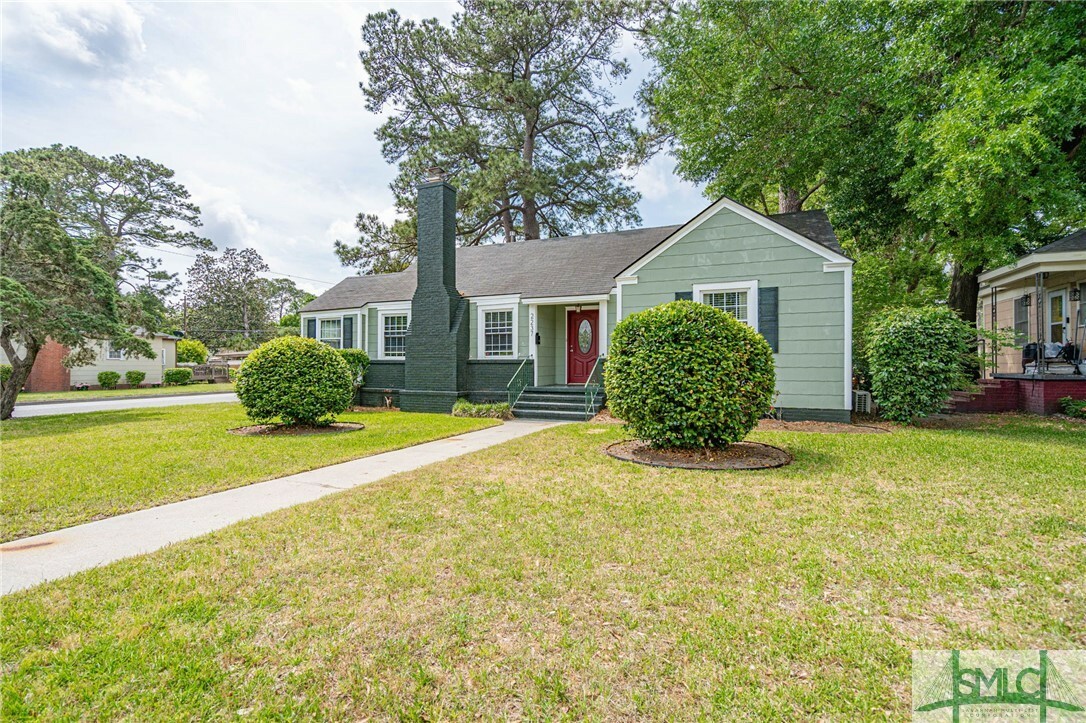 Property Photo: 2237 E 42nd Street GA 31404