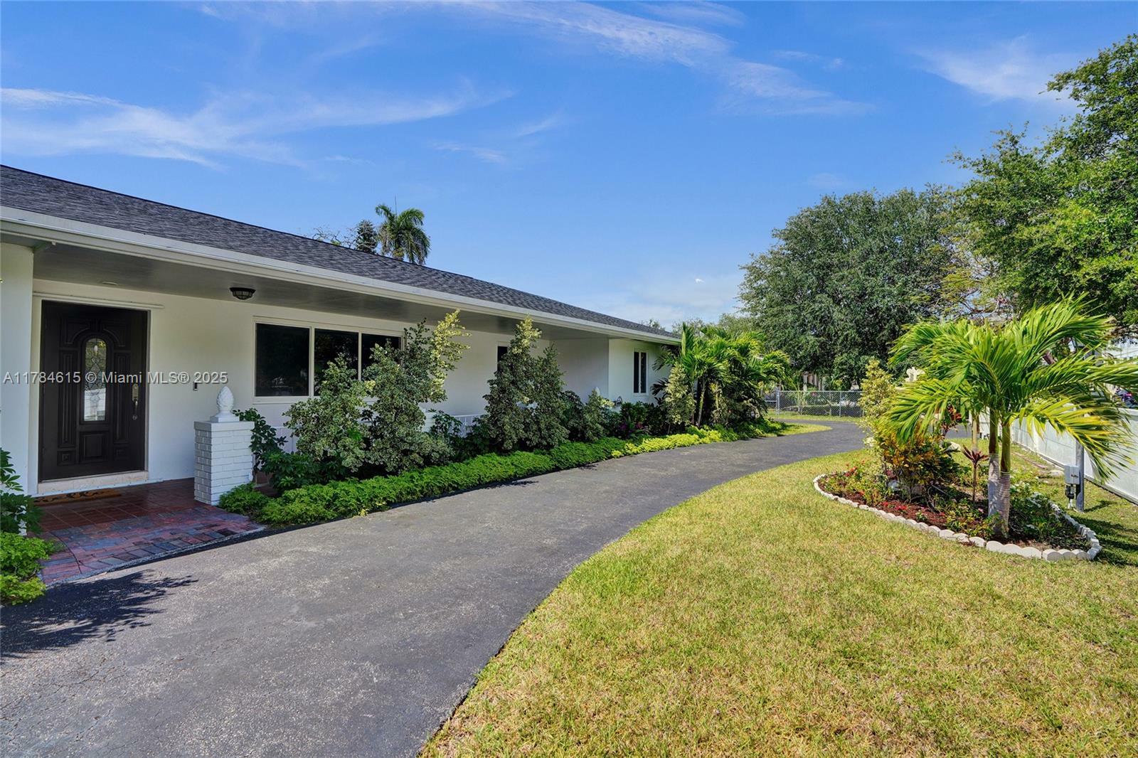 Property Photo: 7360 SW 120th St FL 33156