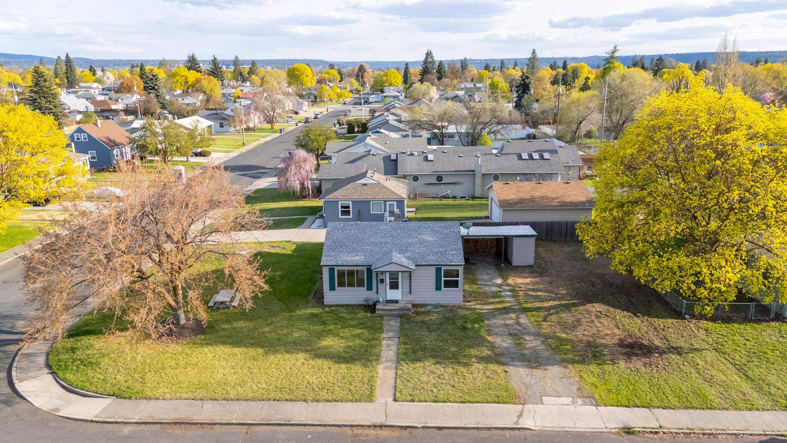 Property Photo: 2405 W Columbia Ave WA 99205