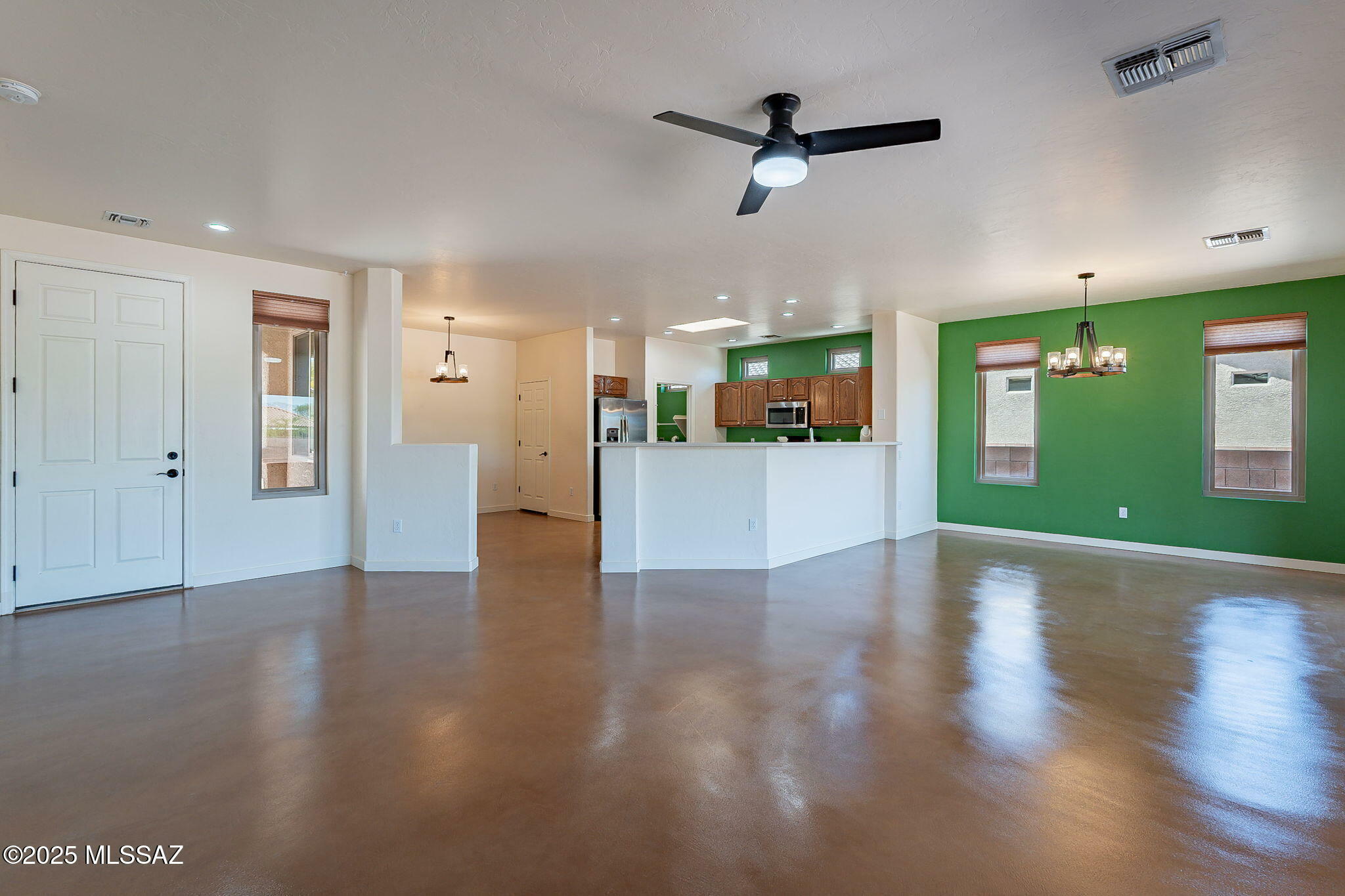 Property Photo: 9368 N Sunflower Blossom Place AZ 85743