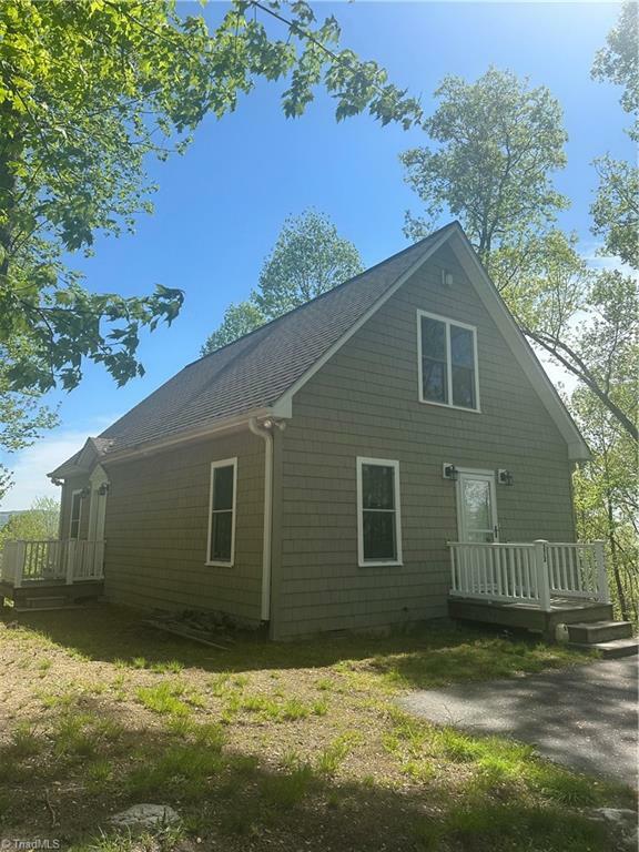Property Photo: 272 Grandview Circle NC 28685