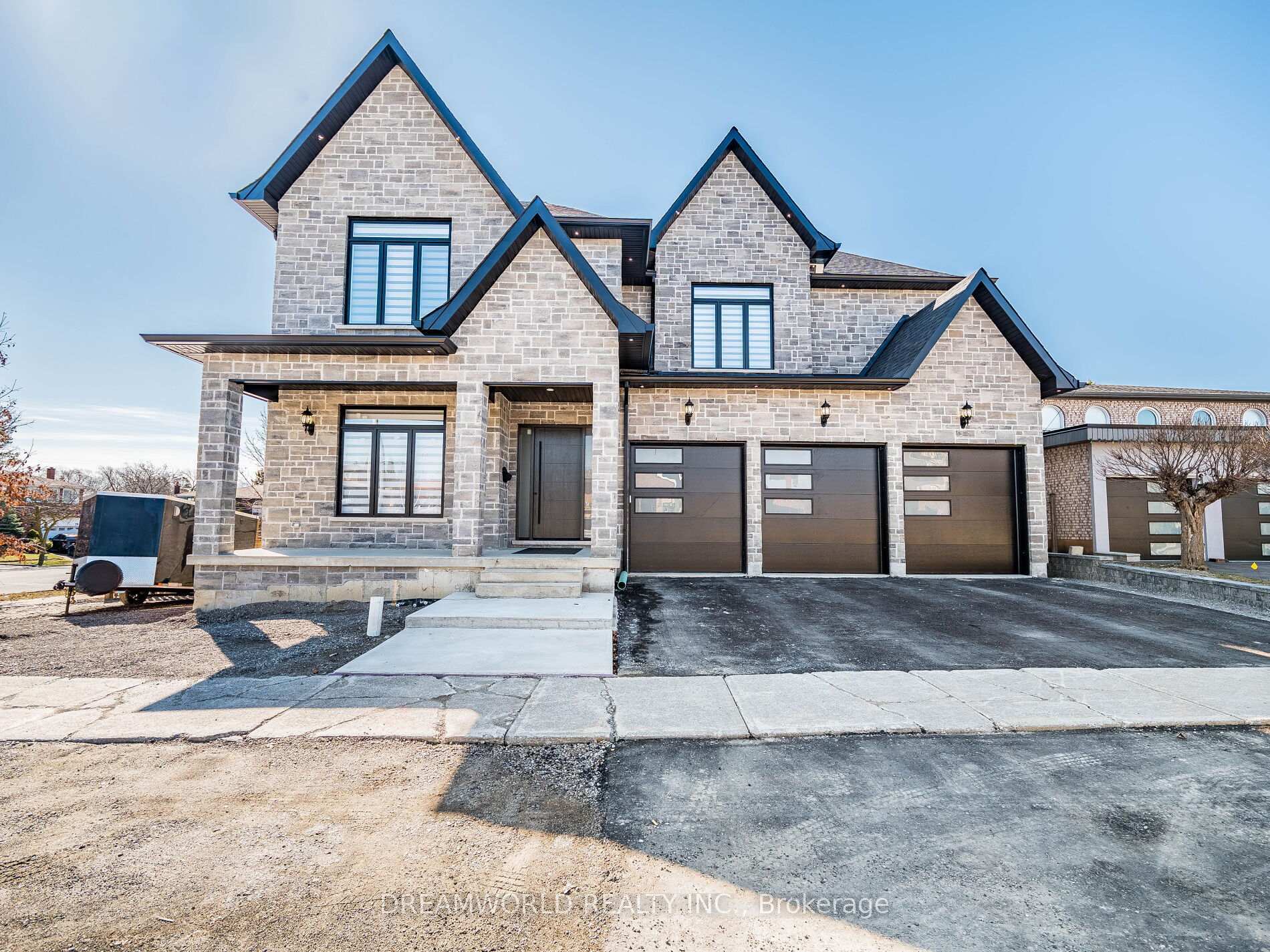 Property Photo: 7 Houston Road ON L4L 1V2