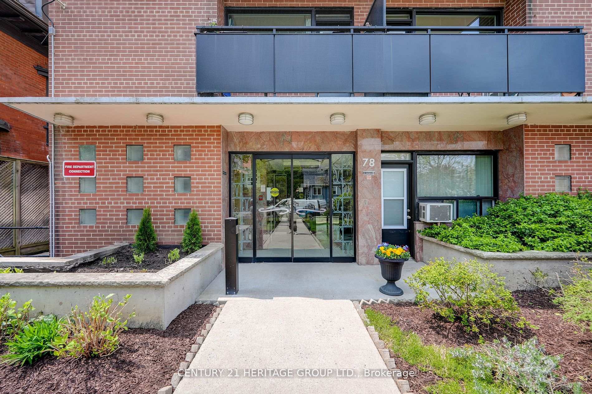 Photo de la propriété: 78 Warren Road 107 ON M4V 2R6