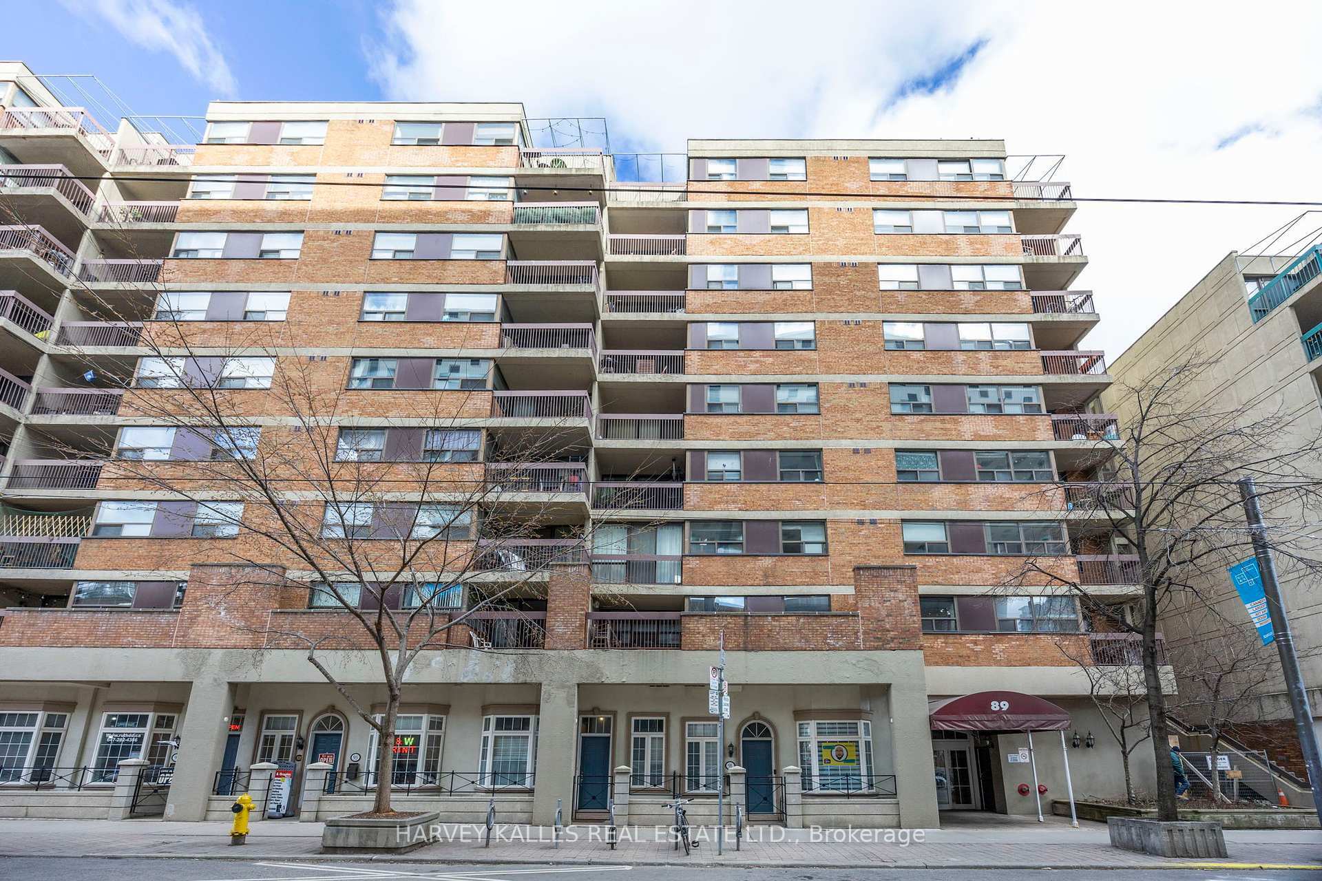 Property Photo:  89 McCaul Street 923  ON M5T 2X3 