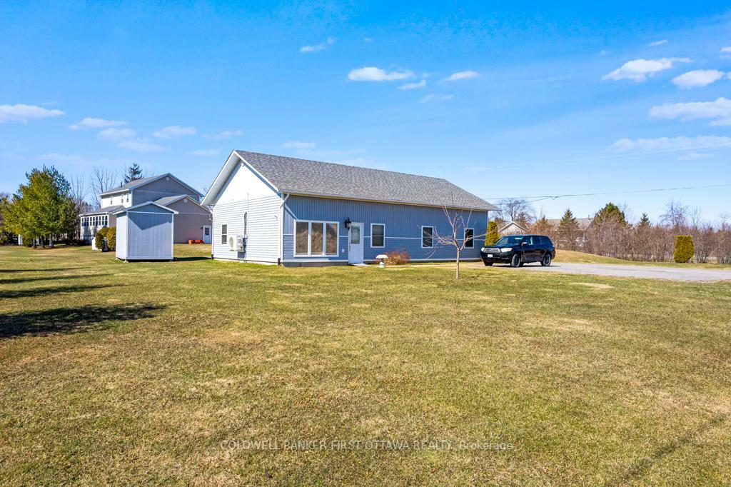 Property Photo: 237 Wayside Drive ON K7R 3C8