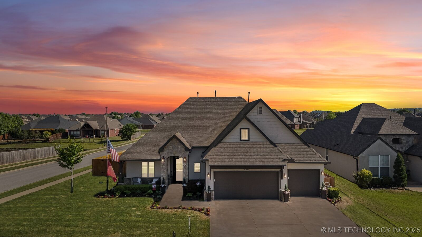 Property Photo: 18510 E 46th Place S OK 74134