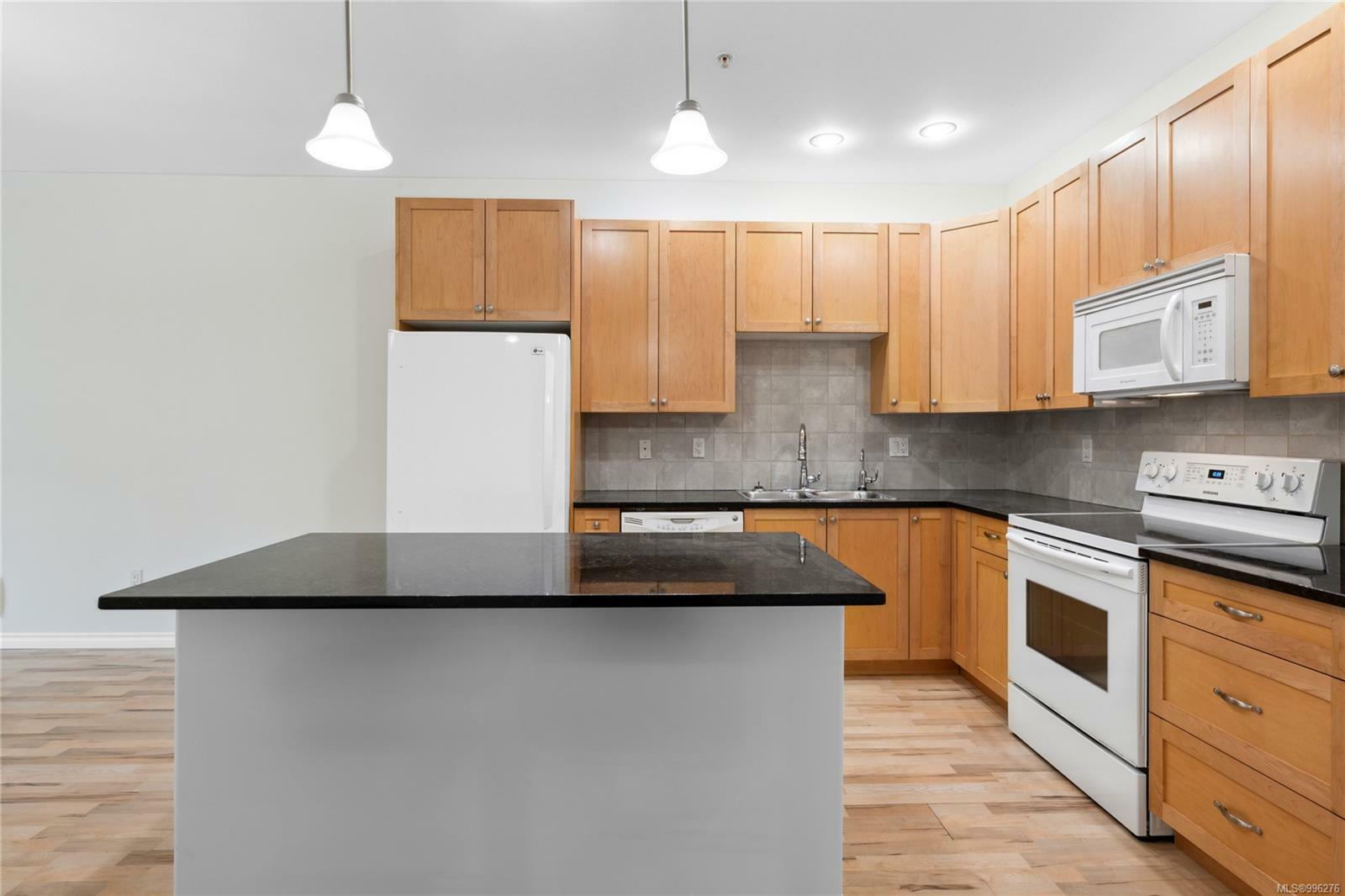 Property Photo: 399 Wembley Rd 7 BC V9P 0A6