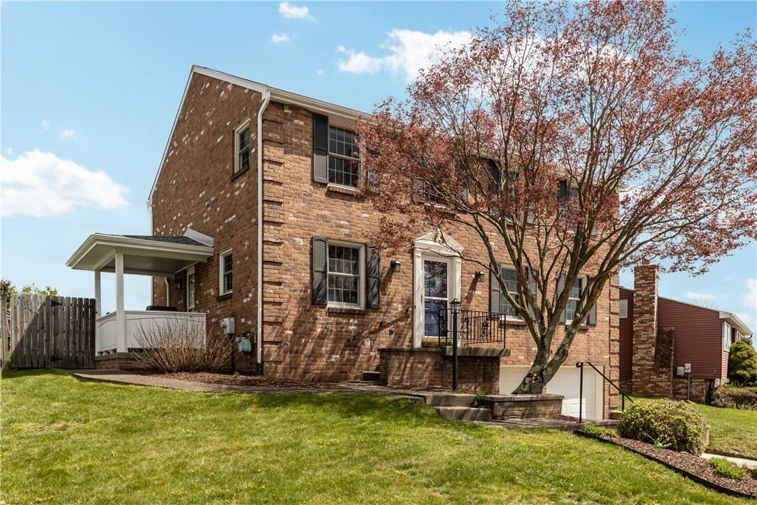 Property Photo:  104 Textor Drive  PA 15137 