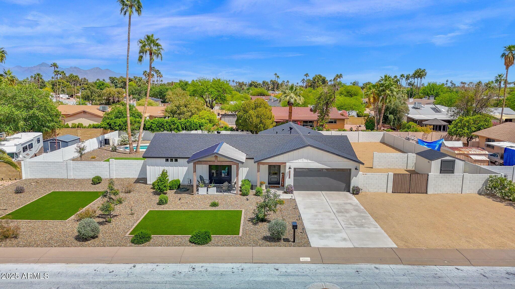 Property Photo: 11039 N 42nd Street AZ 85028