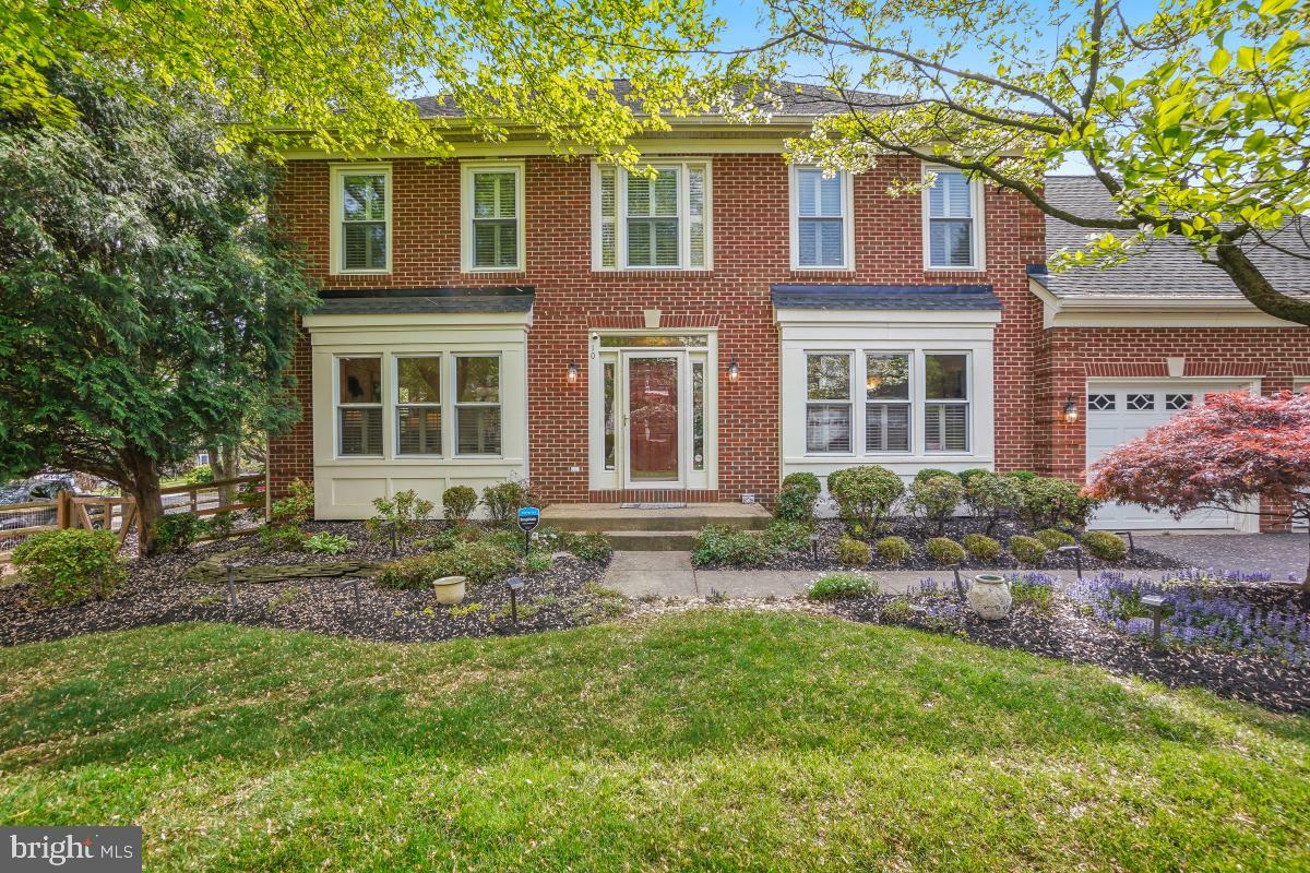 Property Photo: 10 Leatherleaf Court MD 20878
