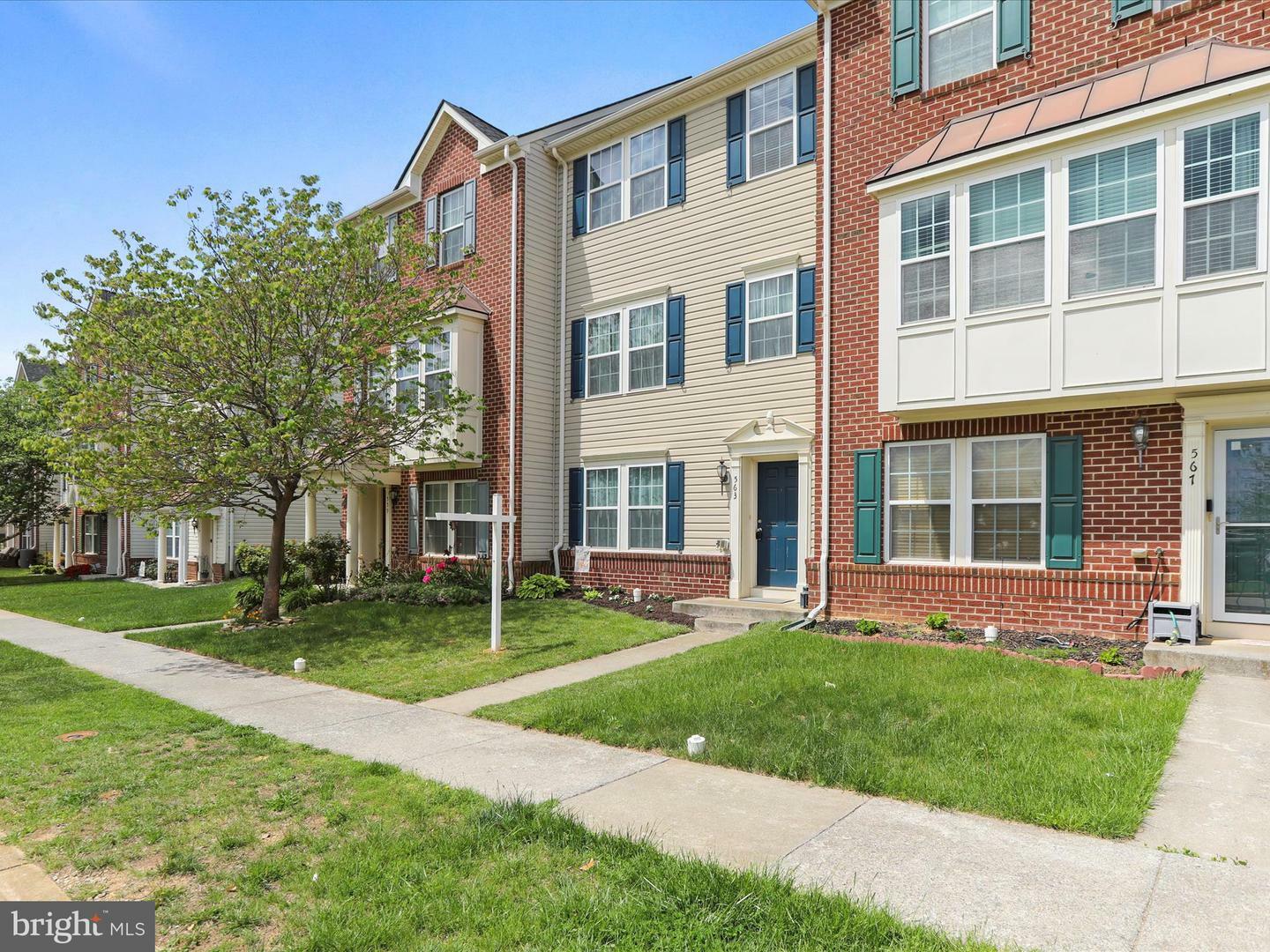 Property Photo: 563 Lord Fairfax Street WV 25414