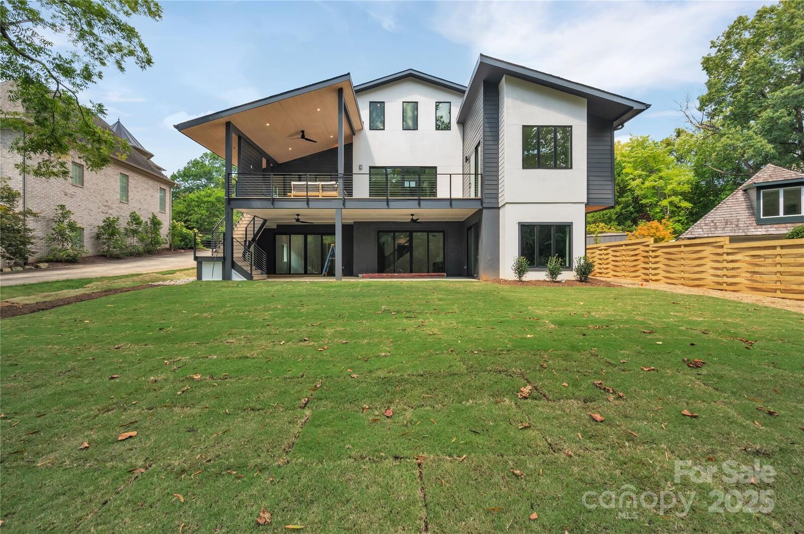 Property Photo: 111 Wrenwood Lane NC 28211