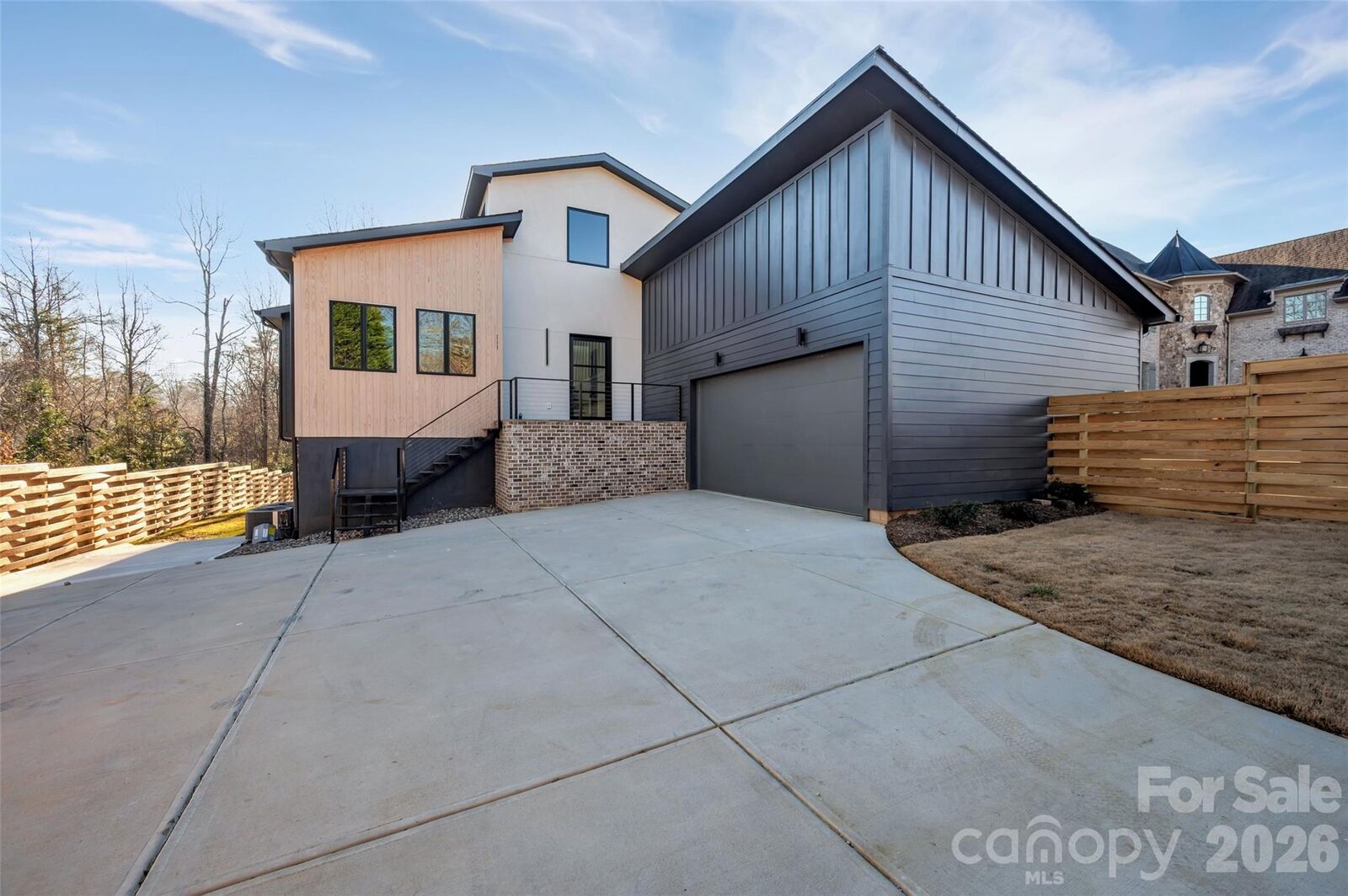 Property Photo:  1423 S Wendover Road  NC 28211 