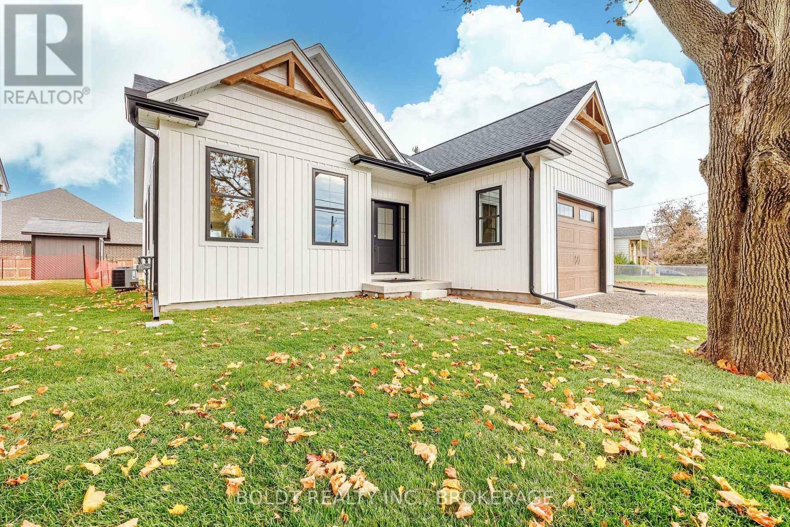 Property Photo: 1051 Pelham Street ON L3C 3E4