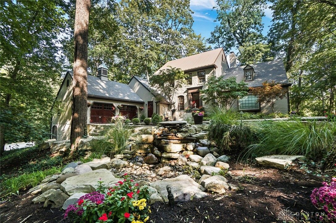 Property Photo:  6437 Kings Grant Passage  OH 45459 