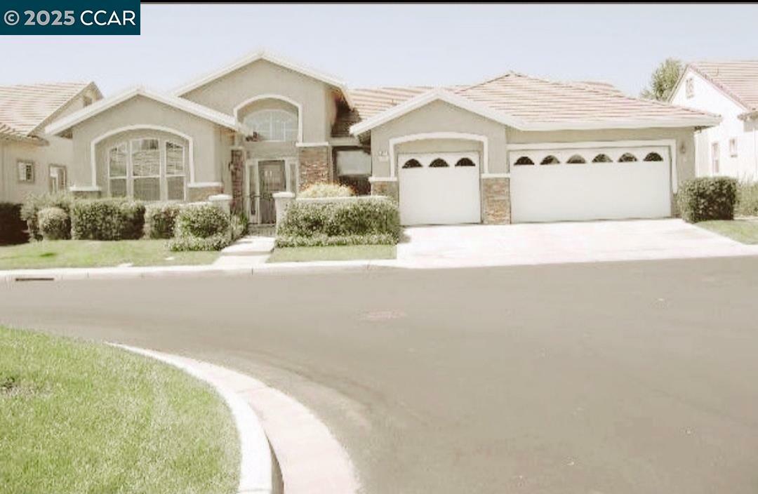 Property Photo: 207 Benoni Ln CA 94513
