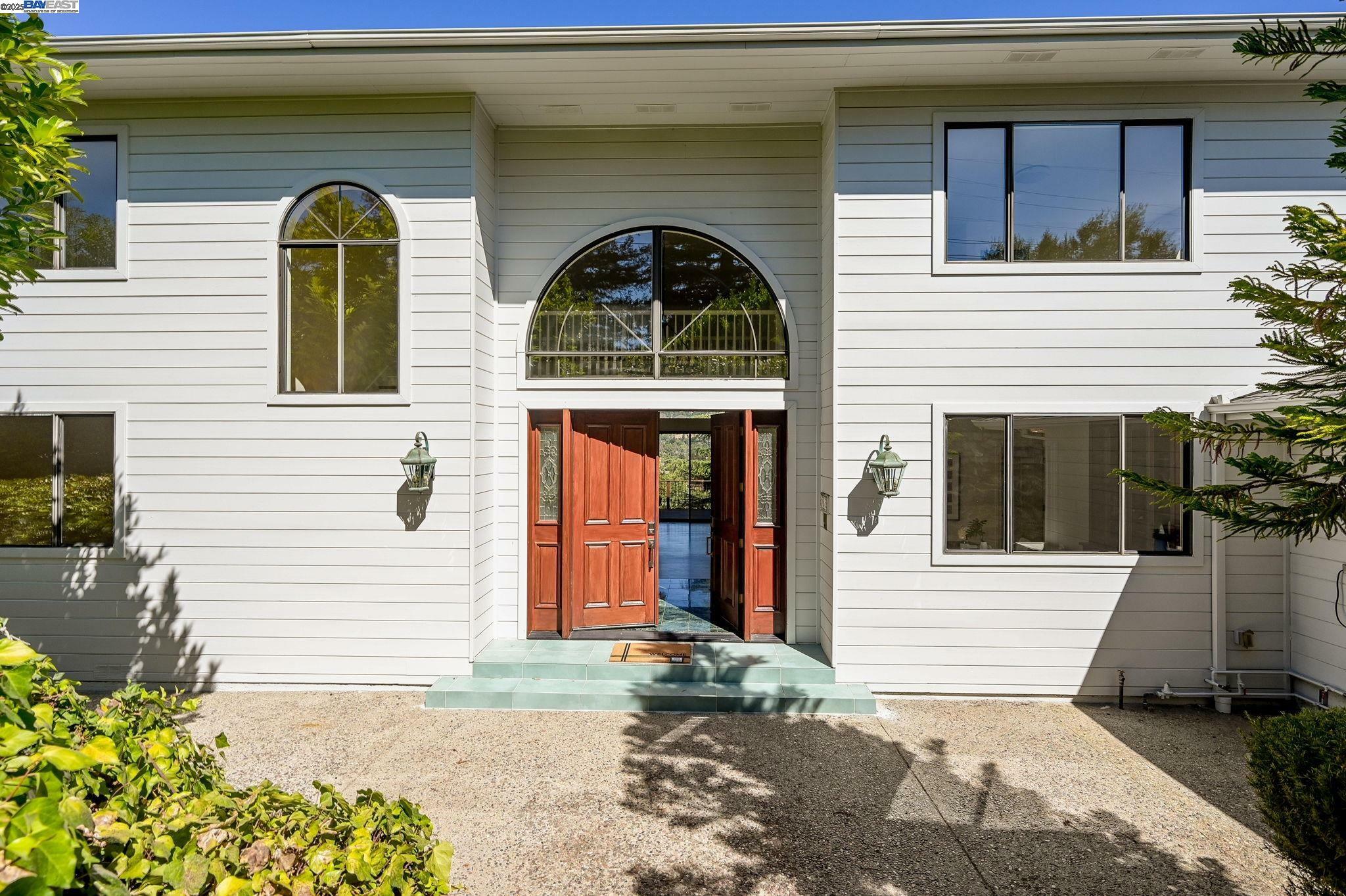 Property Photo: 783 Solana Dr CA 94549
