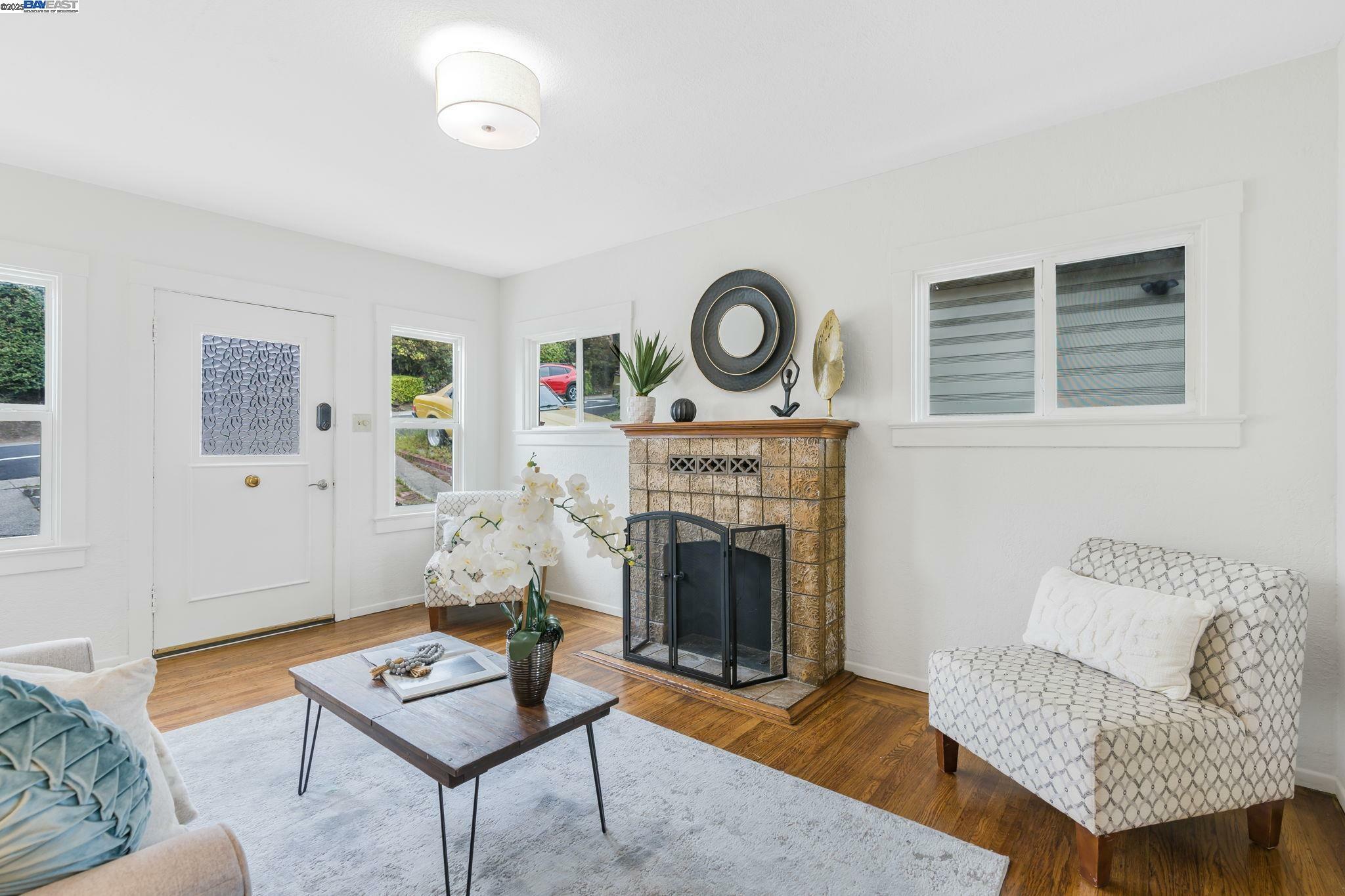 Property Photo: 812 Washington Ave CA 94706