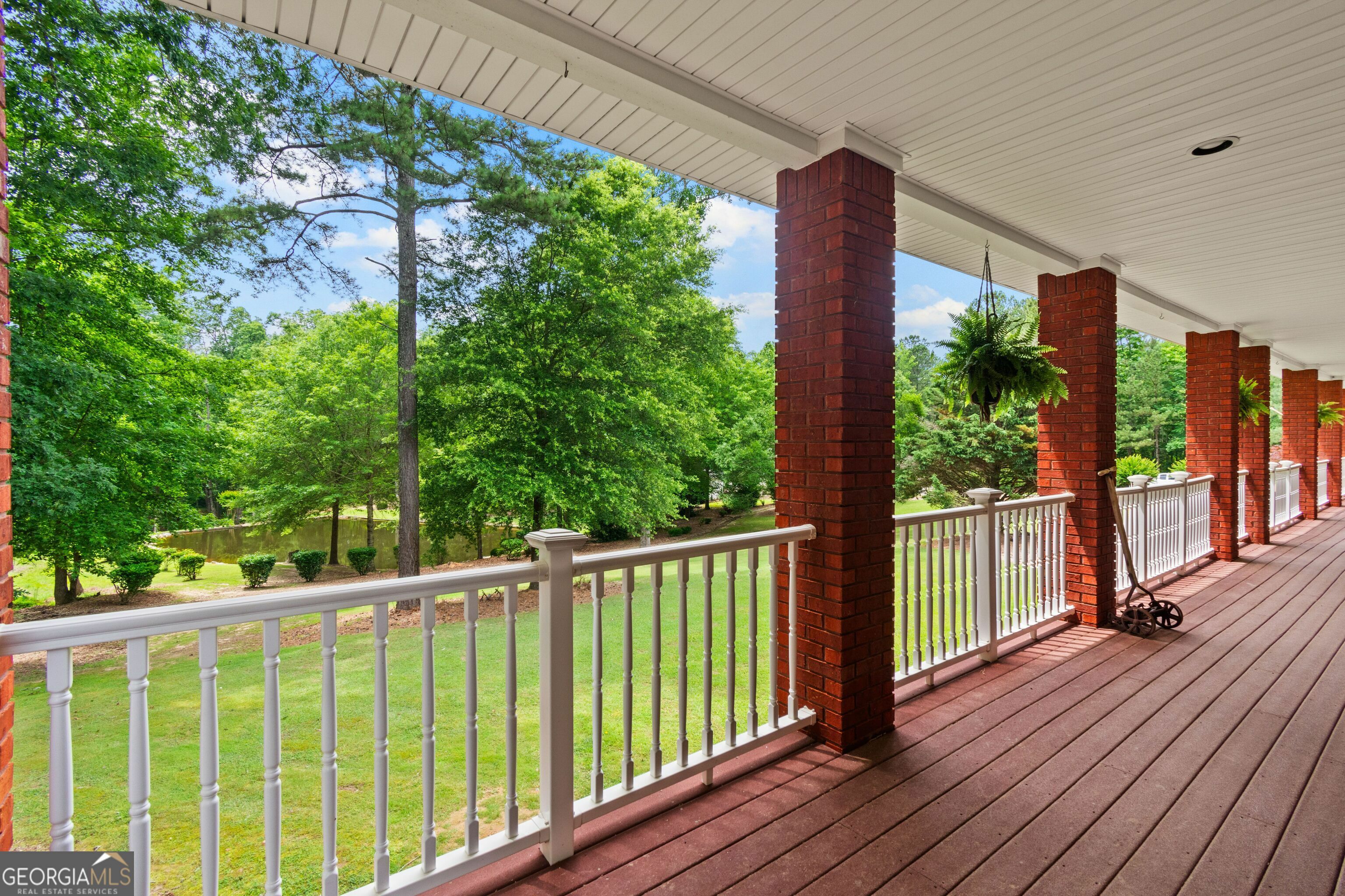 Property Photo: 7180 Westray Road GA 30028