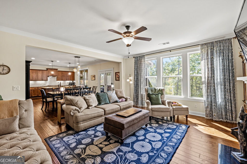 Property Photo: 7143 Lake Edge Drive GA 30542