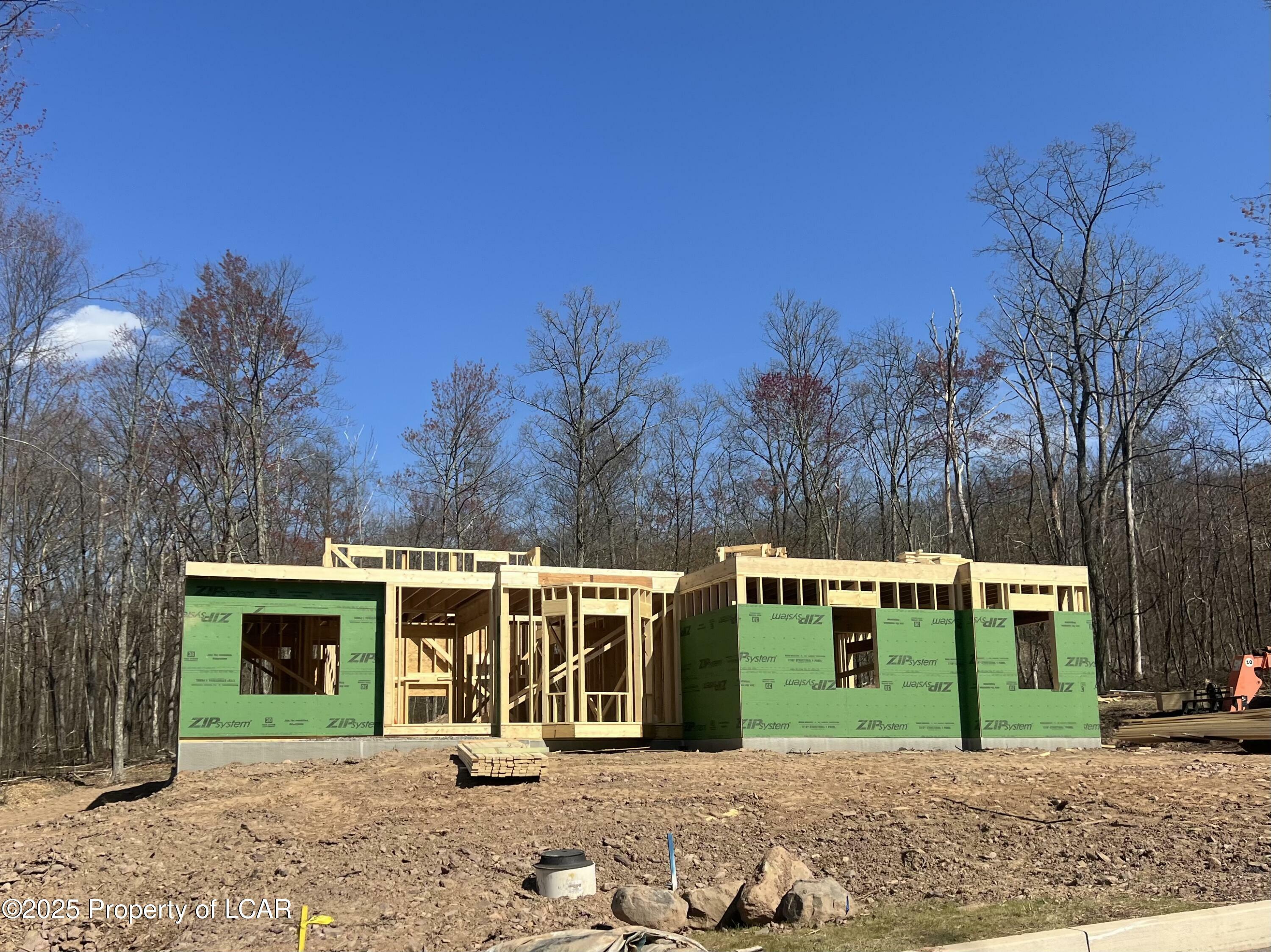Property Photo: 156 Heritage Way PA 18707
