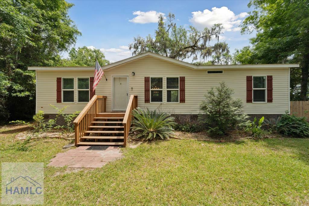 Property Photo: 1293 Lake Drive GA 31320
