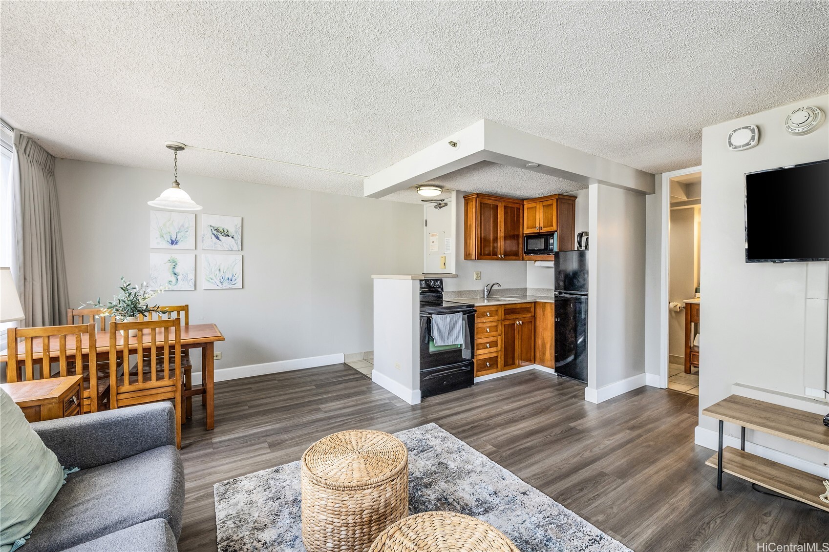Property Photo:  2427 Kuhio Avenue 1006  HI 96815 
