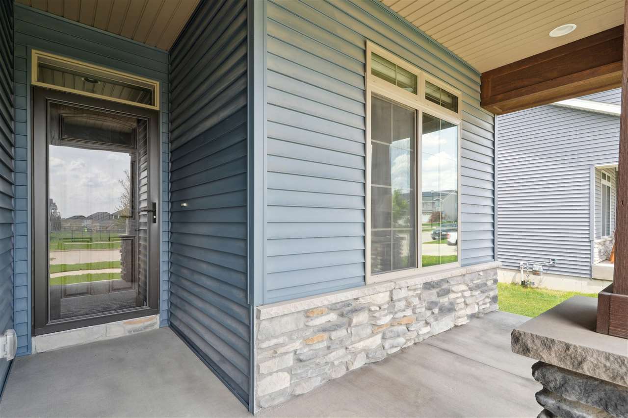 Property Photo: 723 Deer View Ave IA 52340