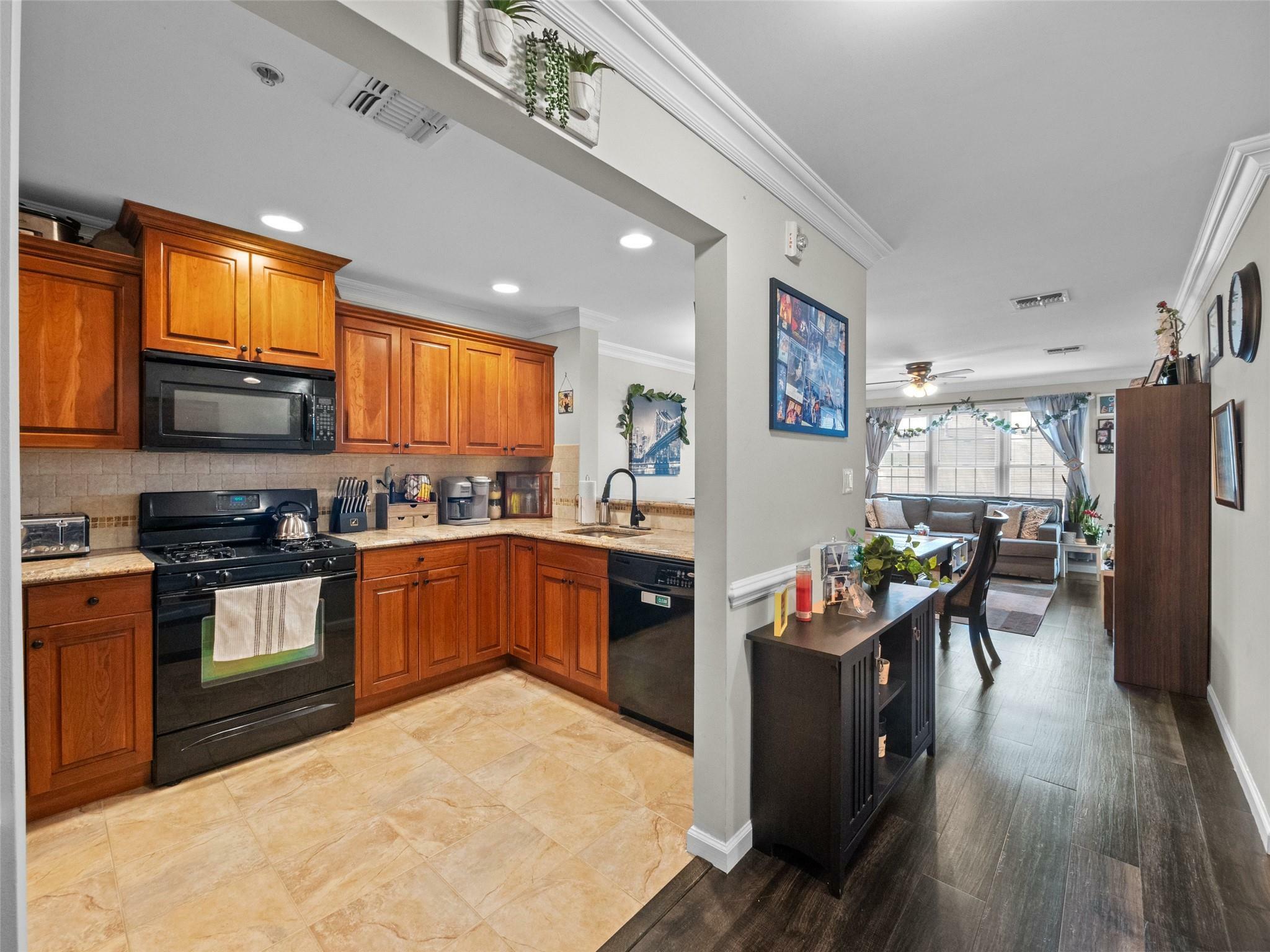 Property Photo: 3 Cross Street 202 NY 10901