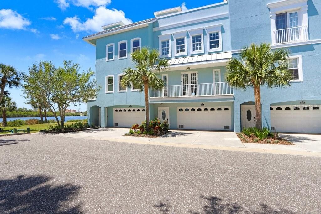 Property Photo:  1134 Starfish Lane  FL 34689 