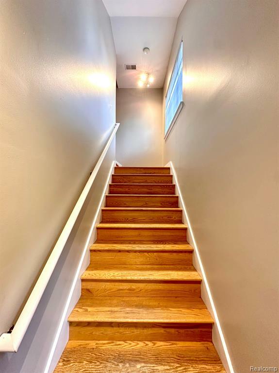 Property Photo: 43192 Pendleton Circle MI 48313 1978