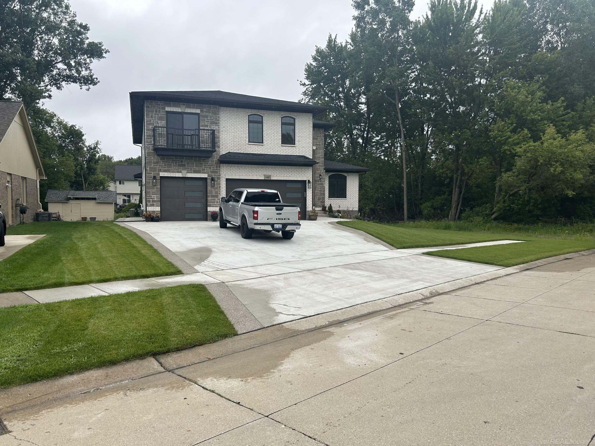 Property Photo: 1683 Delta Drive MI 48085