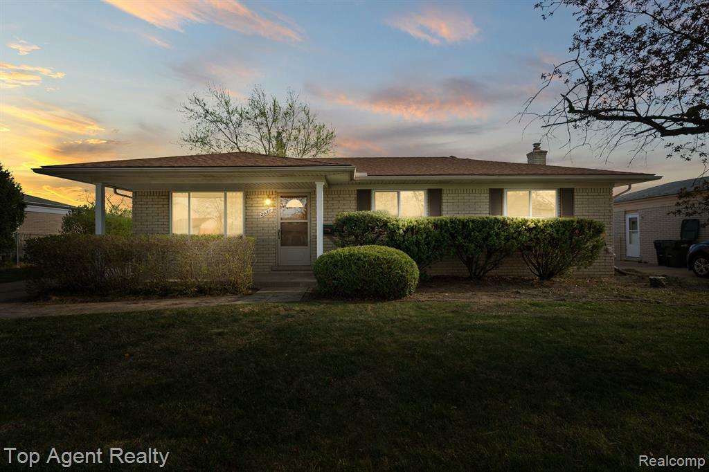 2938 Fox Hill Drive  Sterling Heights MI 48310 3028 photo